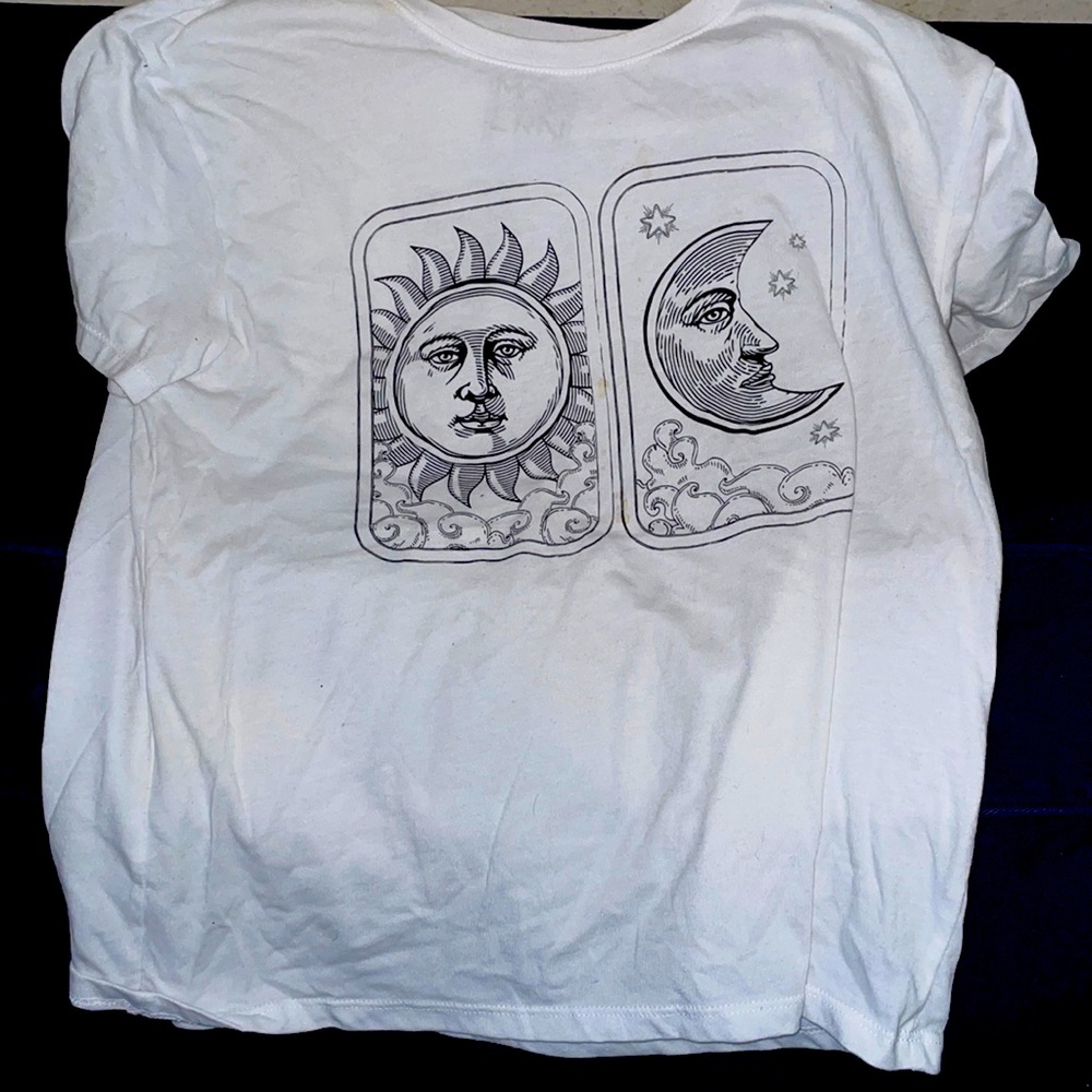 Kohls sun and moon tee modern lux size medium